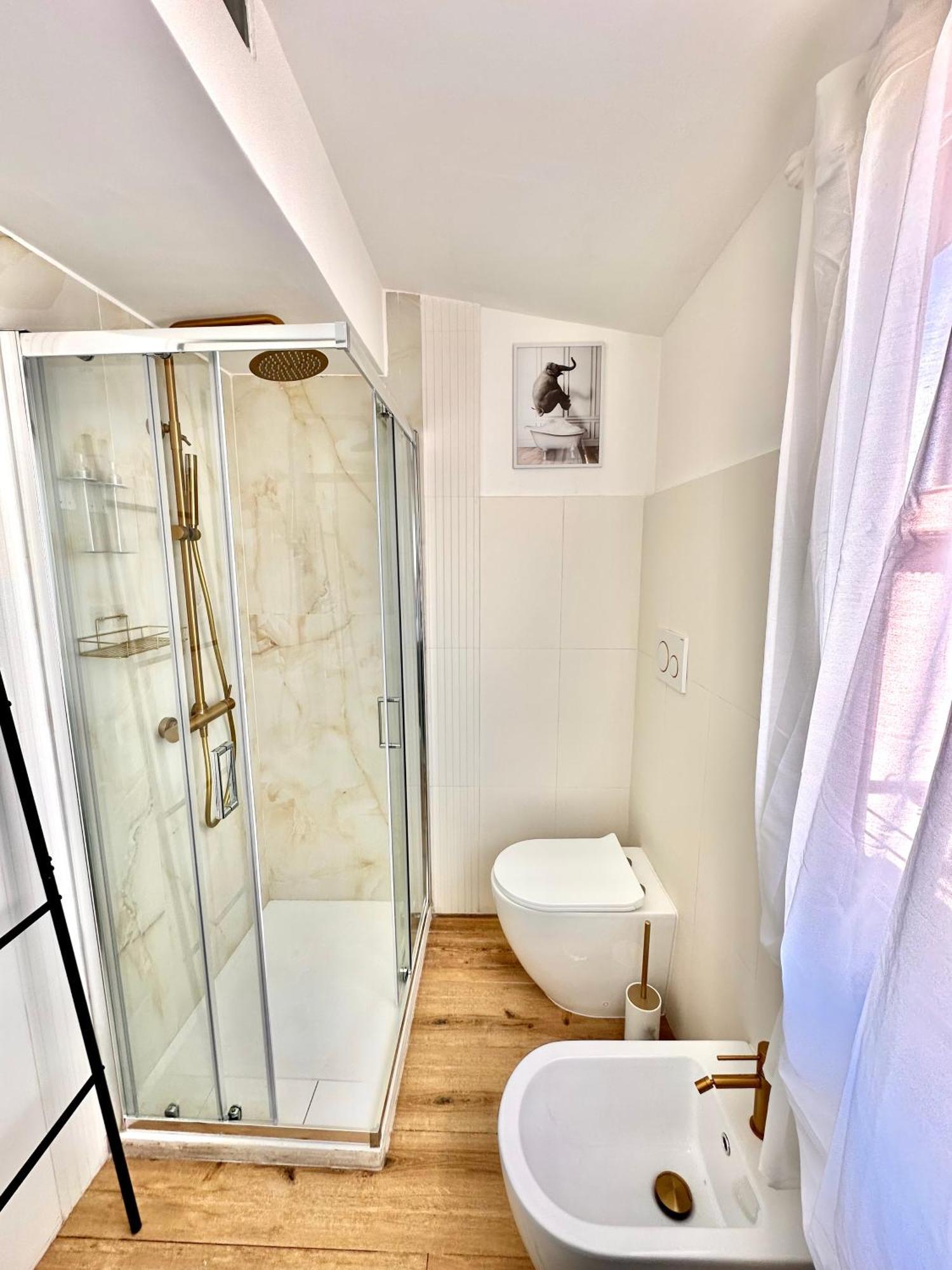 Domus Traiano - Port Apartment Civitavecchia Bagian luar foto